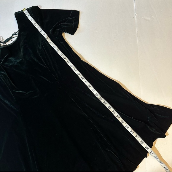 Vintage 90s Studio C Velvet Circle Dress With Back Cut Out - Picture 4 of 6